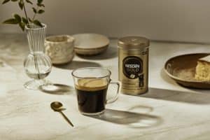 Nescafé lança, dando continuidade a sua excelência em cafés solúveis, o Nescafé Gold Espresso Solúvel, seu novo café premium.