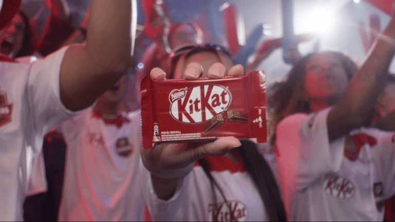 A KITKAT, em seu terceiro ano dentro do CBLOL, da Riot, aposta nos torcedores do CBLOL em sua comunicação.