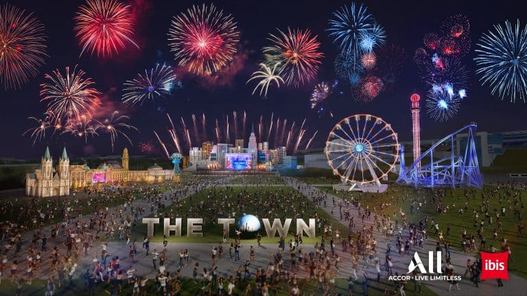 A Accor se tornou uma apoiadora oficial do The Town 2023, e apresenta ibis como o hotel oficial do festival. 