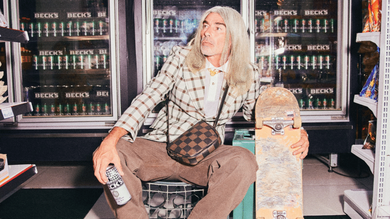 Beck's, conhecida por seu amargor característico, entra em cena com uma edição ainda mais amarga: a Beck`s 70+.