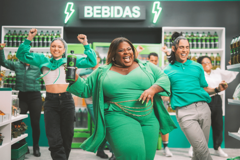 A Fusion Energy Drink decidiu se unir à Jojo Todynho para lançar campanha mostrando um novo momento de se consumir a bebida: durante o dia. 