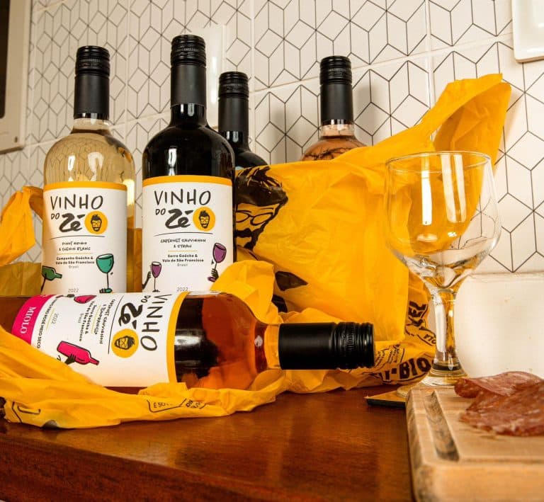 Zé Delivery lança o "Vinho do Zé", primeiro produto assinado pela marca, que mostra que um bom vinho pode ser consumido de um jeito leve.