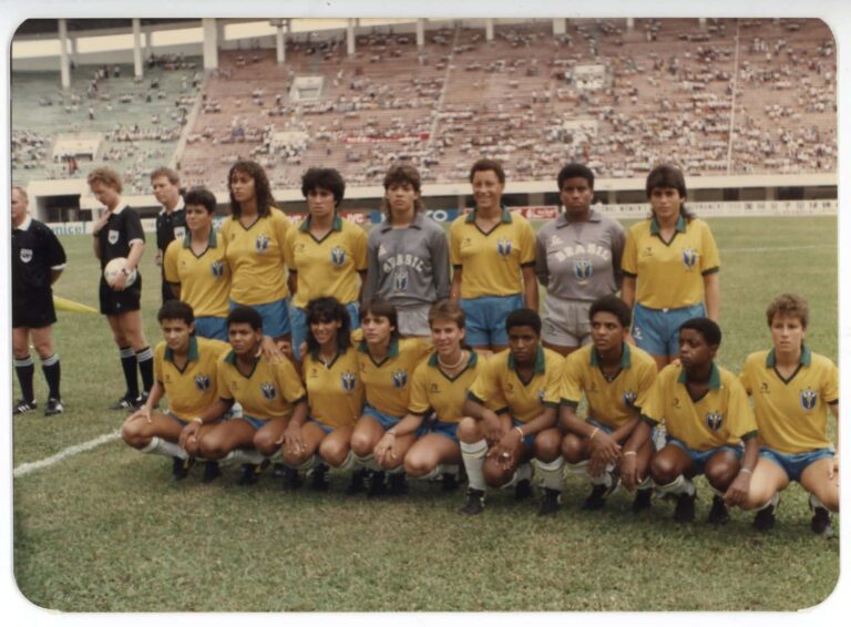 O Museu do Futebol realiza a exposição temporária Rainhas de Copas, que celebra as conquistas da modalidade de mulheres e suas conquistas.