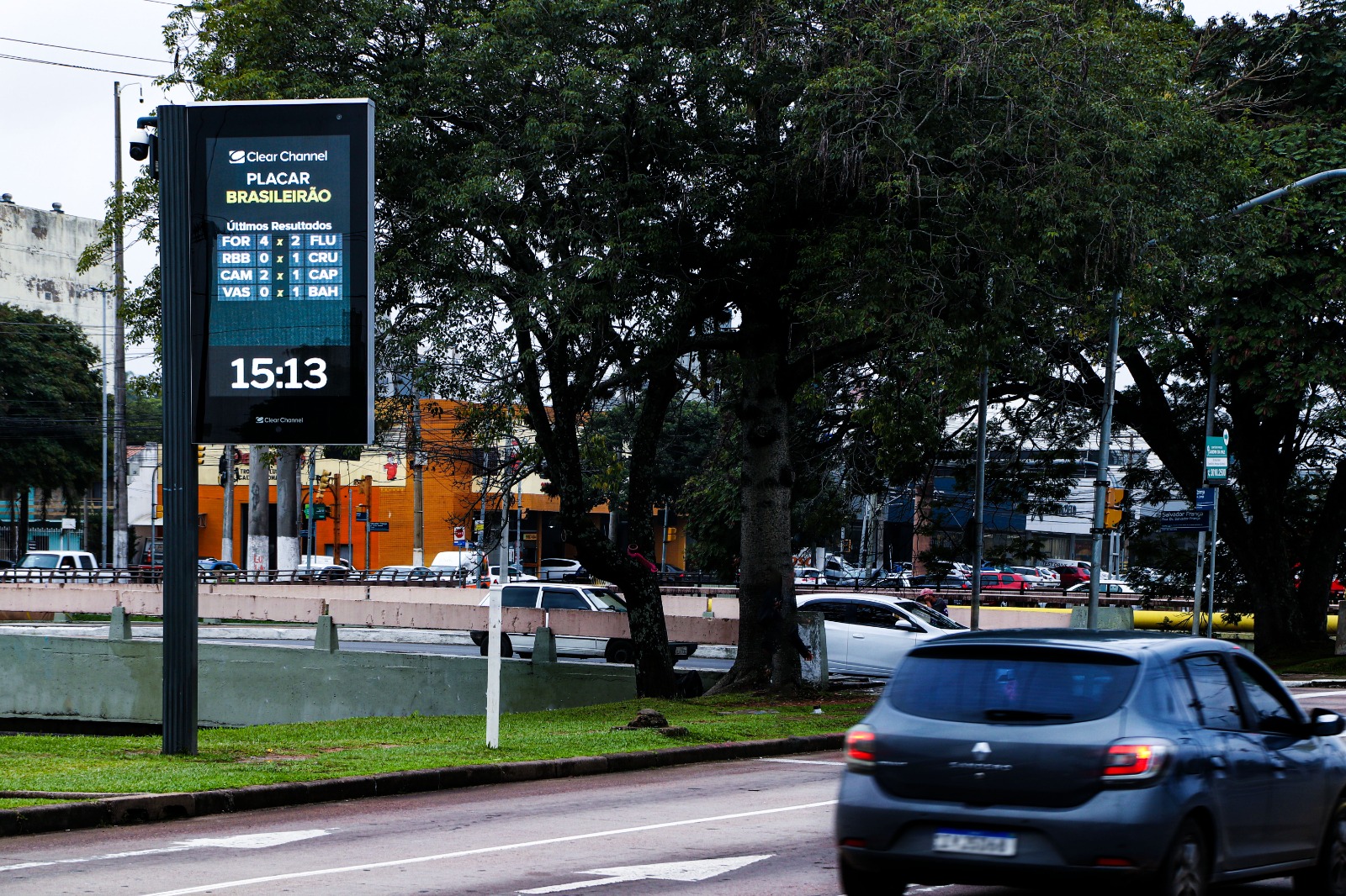 Placar de futebol com exibição de tempo e resultado