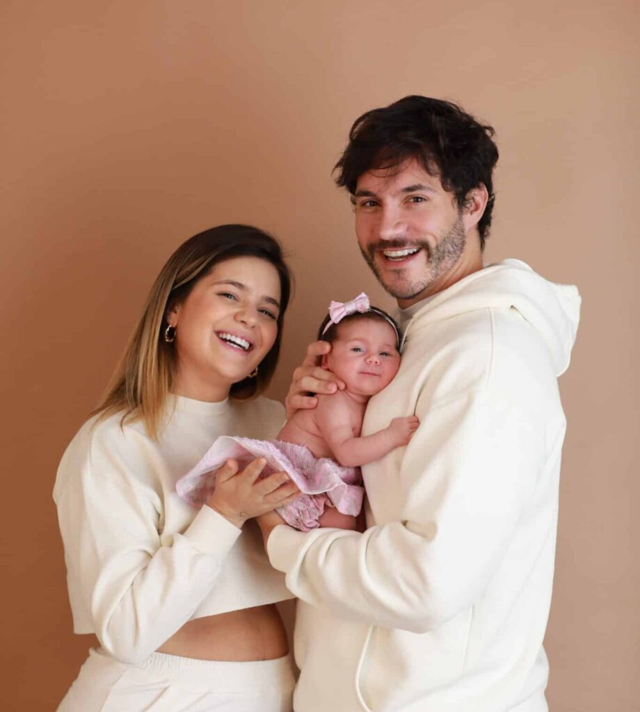 O casal Eliezer e Viih Tube anuncia, um mês após o nascimento da primeira filha, o lançamento da marca "Baby Tube".