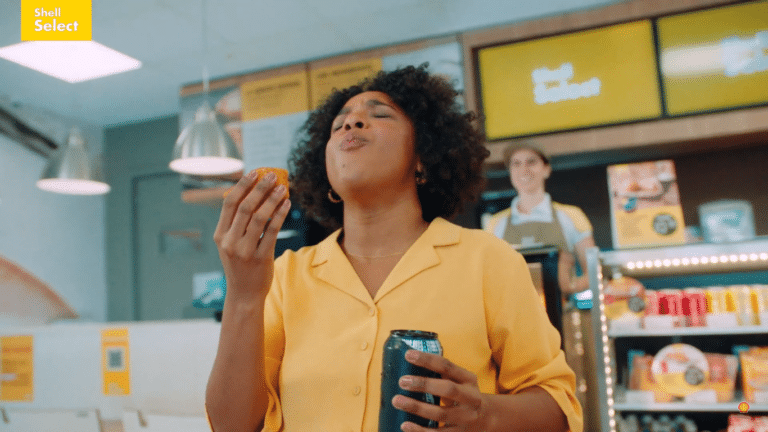 A nova campanha de Shell Select, composta por três filmes que serão veiculados no digital, TV e streaming, acaba de ser lançada.