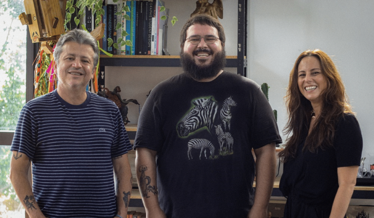 O profissional Guilherme Candido acaba de chegar a Zohar Cinema, reforçando o time de diretores de cena da produtora.