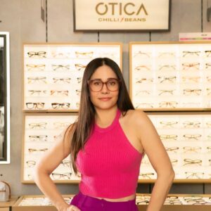 Ótica Chilli Beans, conceito de loja focado em soluções de ótica, anuncia sua nova campanha institucional com a atriz Alessandra Negrini.
