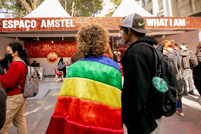 A Amstel retoma sua ação "Me Chame Pelo Meu Nome", que facilita o processo de retificação de nome para pessoas transgênero.