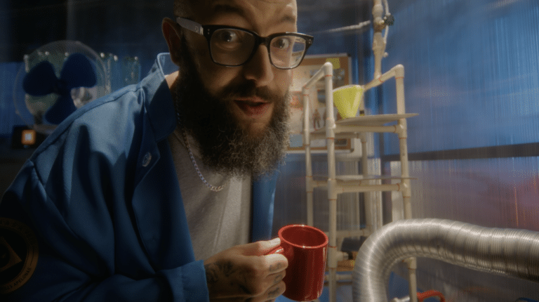 A Riot Games lançou, em parceria com a agência Media.Monks, uma nova campanha do seu jogo de tiro tático VALORANT.
