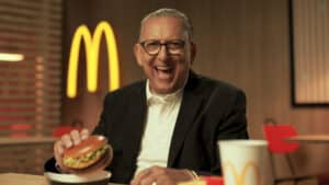 O McDonald's apresenta, no aquecimento para a Copa do Mundo Feminina FIFA 2023, o novo sanduíche da plataforma Brabos do Méqui.