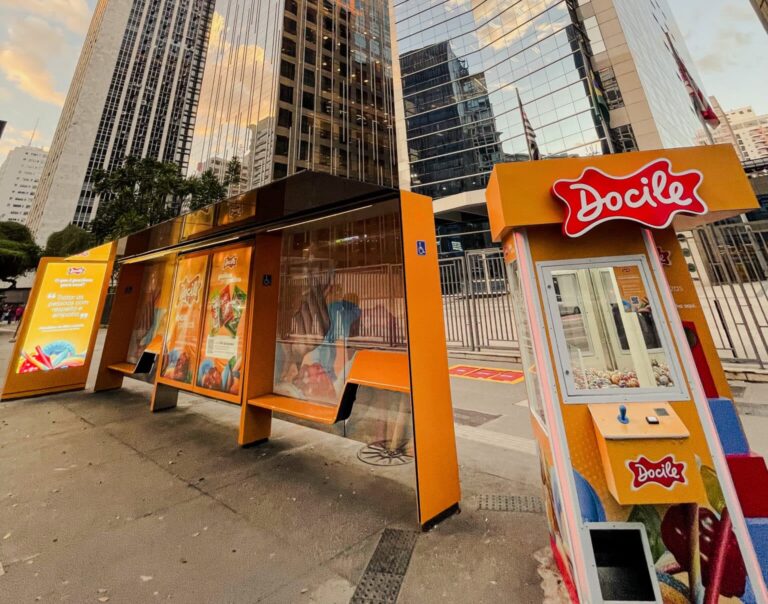 A Docile está com uma ação especial na Avenida Paulista, realizada com o objetivo de promover sua campanha "Doces Gentilezas".