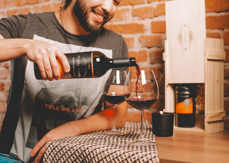 A Evino, maior e-commerce de vinhos da América Latina, lança sua campanha de inverno, intitulada de Evinômetro.