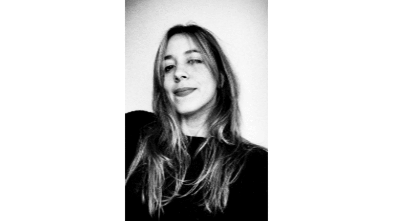A Brigitte Filmes anuncia a profissional Vic Jordani como sua nova contratada, fazendo parte de seu time de diretores de cena.