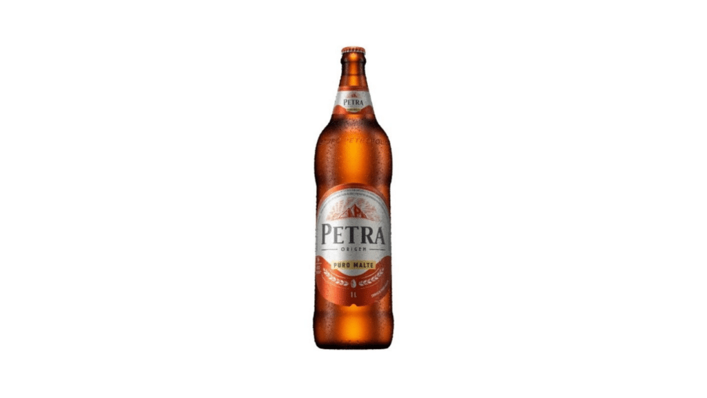 A cerveja Petra, marca que pertence ao Grupo Petrópolis, segue expandindo seu portfólio e lança a Petra Puro Malte na versão de um litro.
