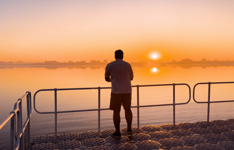 Para mostrar que o Visa Infinite é o cartão ideal para viajantes, a companhia convidou Zeca Camargo para visitar países onde ele nunca esteve.