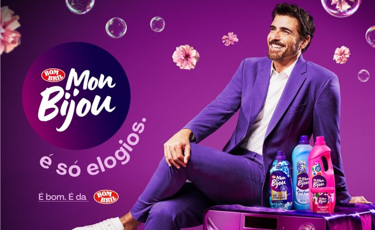 O ator Reynaldo Gianecchini volta a emprestar o seu carisma e a sua voz em nova ação publicitária da Mon Bijou, marca da Bombril.