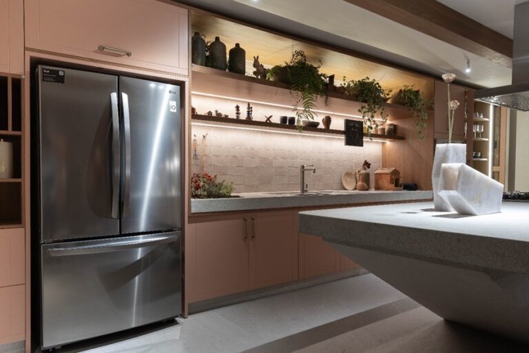 LG Electronics anuncia, para atender as demandas atuais de diferentes públicos do Brasil, o lançamento de novas geladeiras em seu portfólio.