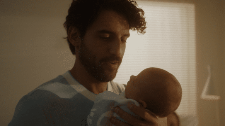 Neste Dia dos Pais, O Boticário reforça a importância da conexão, necessária para uma jornada de amor e cumplicidade entre pais e filhos.