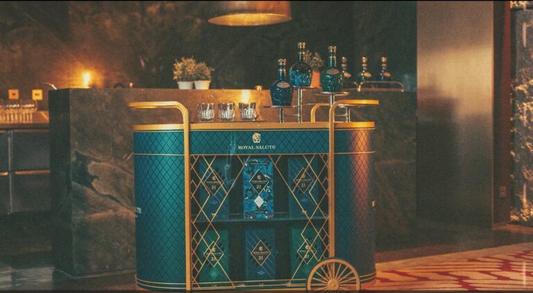 A Royal Salute, marca de whisky do grupo Pernod Ricard, assina o Baile do BB, que será realizado no dia 25 de agosto em São Paulo.