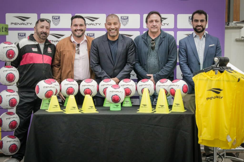 Penalty e FPF entregam kits do Legado da Copinha, projeto integrado à Copa São Paulo e que teve início no primeiro mês do ano.