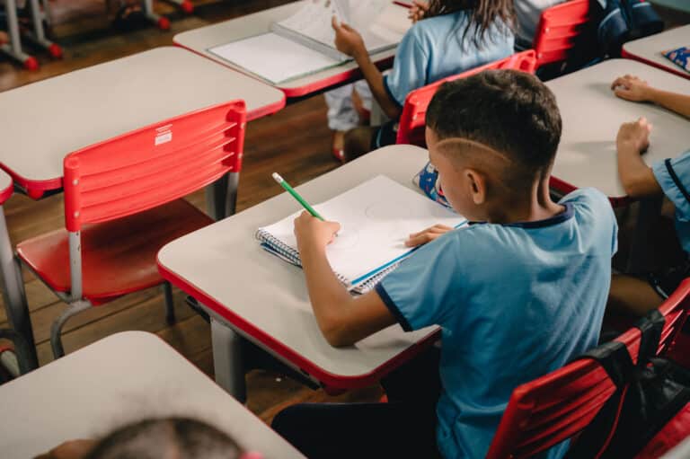 O Instituto NEOOH se uniu ao UNICEF para apoiar a garantia de direitos de crianças e adolescentes na iniciativa Busca Ativa Escolar.