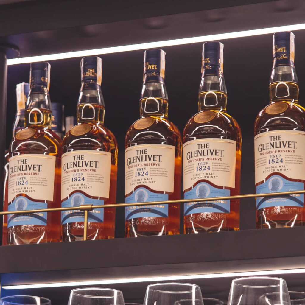 O The Glenlivet, famoso single malt escocês da Pernod Ricard Prestige, é o mais novo whisky oficial da Oficina Reserva.
