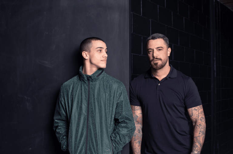 Felipe Titto protagoniza campanha de Dia dos Pais da Urban Performance ao lado de seu filho