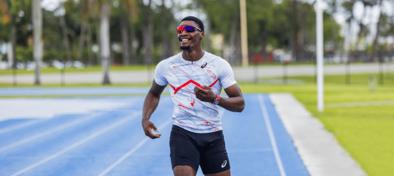 Com as atenções voltadas para os Jogos Olímpicos de Paris 2024, a Oakley® dá boas-vindas ao velocista profissional de atletismo, Fred Kerley.