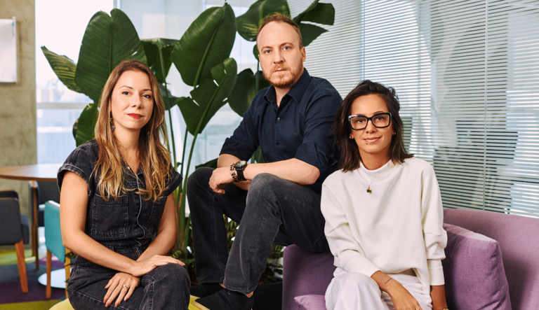 Artplan anuncia mudanças: Vivian Cecchi assume a cadeira de diretora de Grupo de Contas, e Priscila Bulau assume como gerente de Contas. 