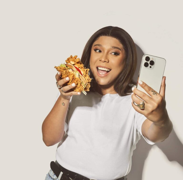 Aussie Grill completa três anos em terras brasileiras e anuncia, a partir do dia 12 de setembro, sua primeira campanha institucional.