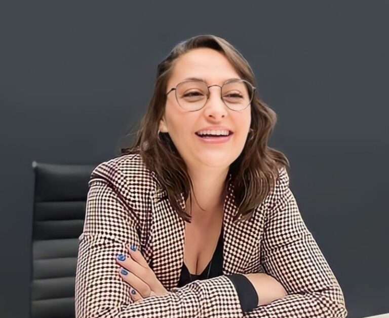 A Semantix anuncia a chegada da profissional Carminne Silva, que chega para assumir o cargo de diretora de marketing da empresa. 