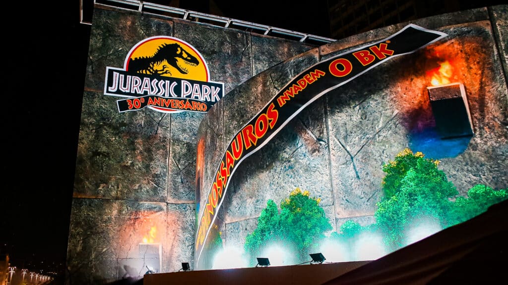 GRRRR 🦖 Pensou que as surpesas do BK Jurassic Park tinham acabado? Ch