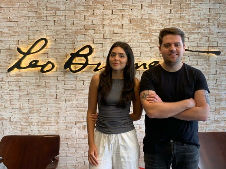 A Leo Burnett TM reforça seu time com a chegada de César Villas Boas e Beatriz Bastos como supervisora de Planejamento.