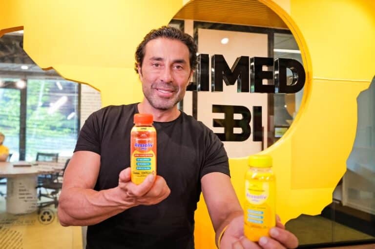 A Cimed acaba de anunciar o lançamento da marca Ressaliv, a mais nova aposta da companhia no segmento de produtos anti-ressaca.