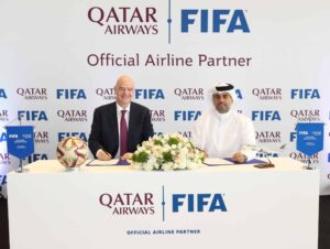 A Qatar Airways anuncia, um ano após a Copa do Mundo da FIFA no Catar em 2022, a renovação de sua duradoura parceria com a FIFA até 2030.