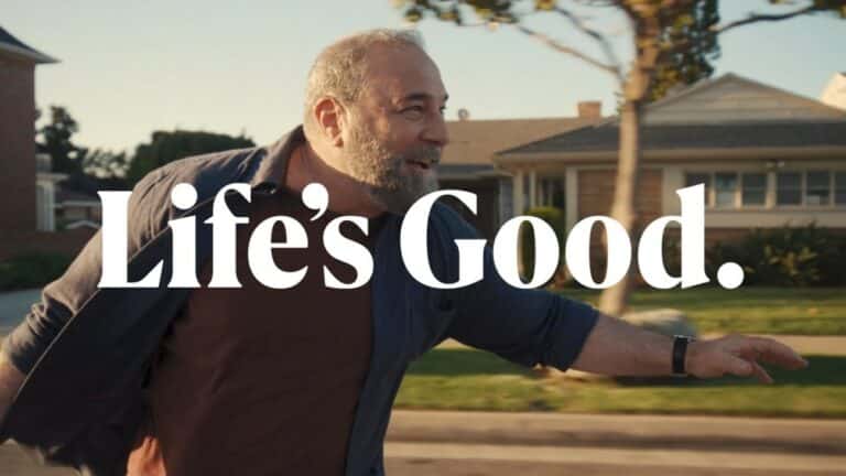 LG: Ter uma perspectiva otimista é uma escolha. Mas, as coisas boas da vida começam geralmente com um sorriso no rosto.