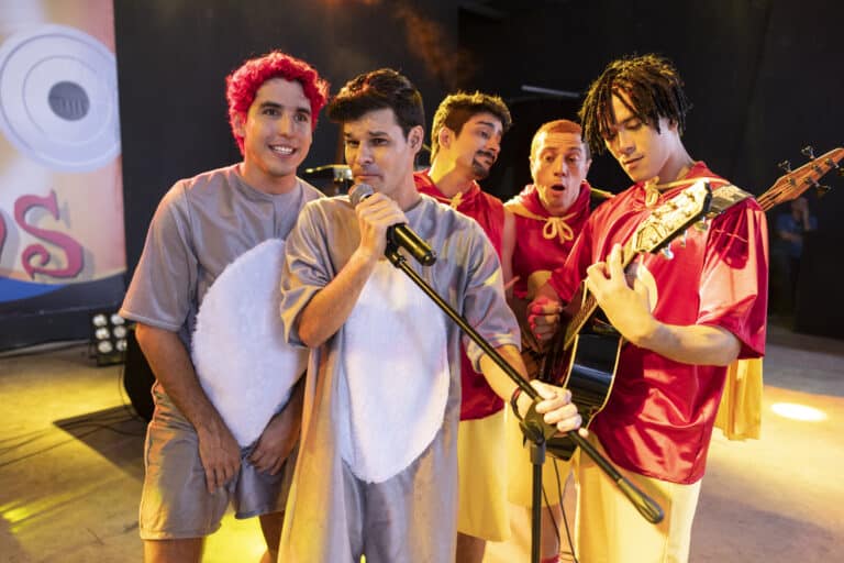 A Brasilux anunciou seu patrocínio ao filme "Mamonas Assassinas: O Filme", que a partir do dia 28 de dezembro estará nos cinemas do Brasil.