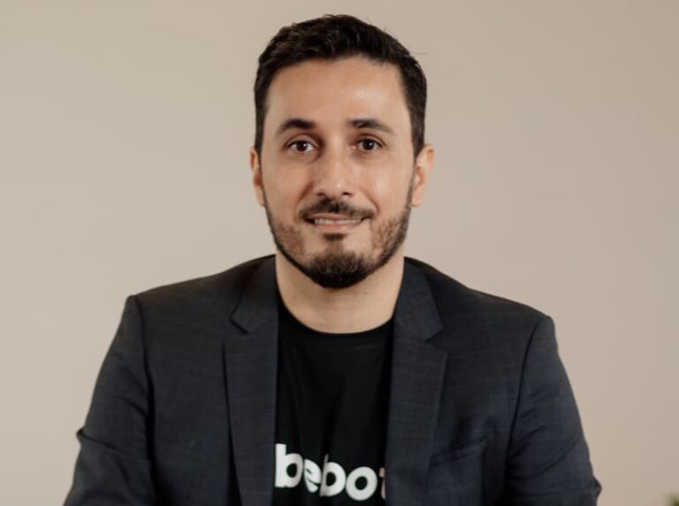 A bebot digital acaba de fechar parceria com o publisher Zanzar para exibição de conteúdos em carros de aplicativos. 