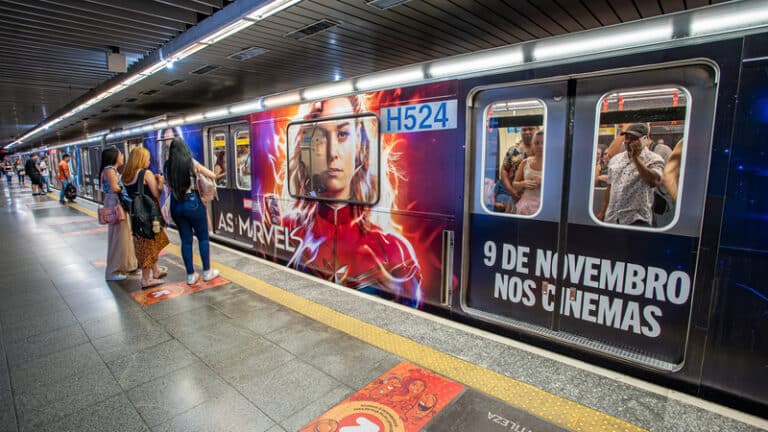 O universo desestabilizado é pano de fundo de "As Marvels", o mais novo filme de super-heróis – ou melhor, heroínas – da Disney.