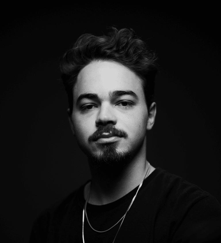 Diego Fraga chega à produtora Paranoid, trazendo consigo uma série de conquistas notáveis no audiovisual publicitário e musical.