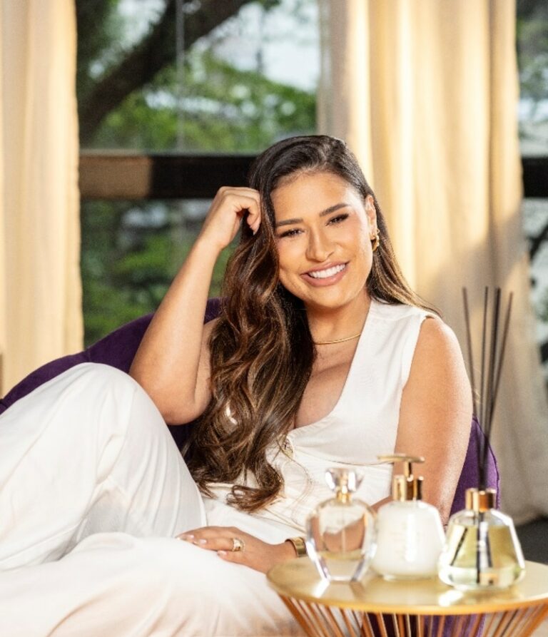A Mahogany anuncia sua mais recente parceria para 2023, e a celebridade escolhida dessa vez é Simone Mendes