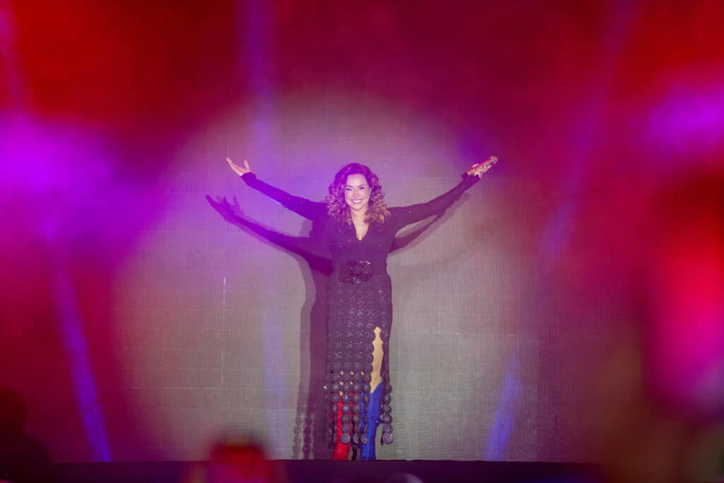 Caras celebra seus 30 anos de atividade no Brasil com uma série de ativações e um show especial da cantora Daniela Mercury, em São Paulo.