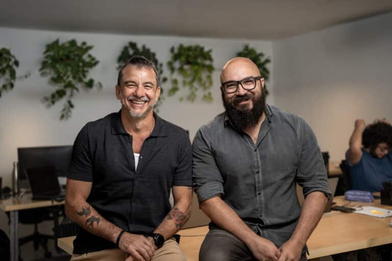 O profissional Sergio Barros (ex-DM9 e SumUp) chega à equipe da agência MGNT como o novo diretor de arte sênior.