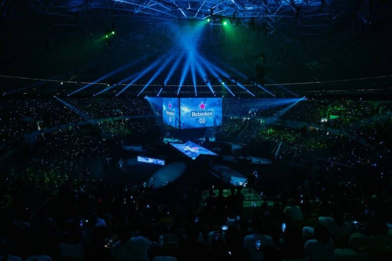 A Heineken 0.0 estará presente na CCXP23, o maior festival de cultura pop do planeta, diretamente da Game Arena.
