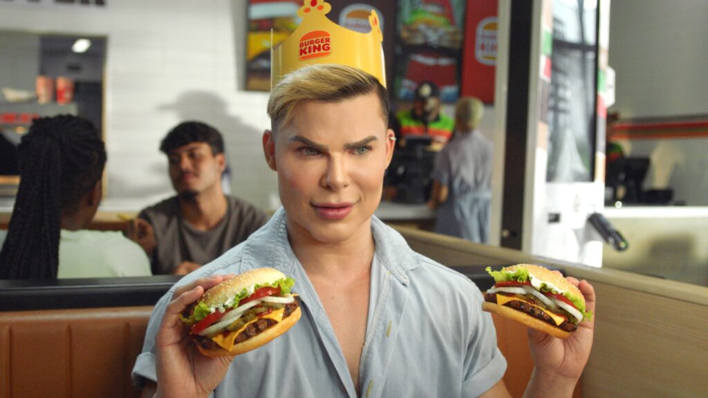 Em nova campanha, Burger King ironiza exageros