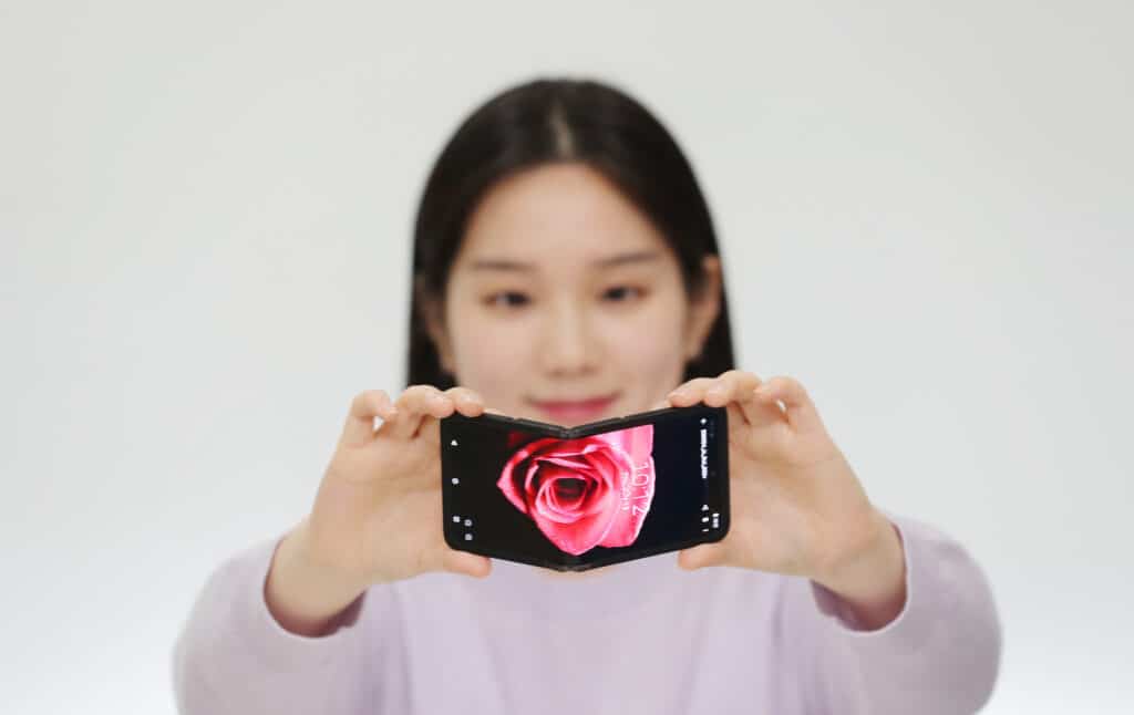 CES 2024 - Samsung apresenta celular que dobra em 360º (1)