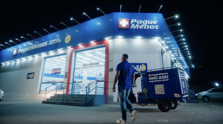 A rede de farmácias Pague Menos e Extrafarma lança uma nova campanha, convidando todos a fazerem uma pausa na Pague Menos.