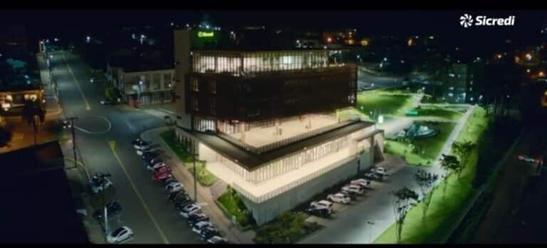 O Sicredi lançou, na virada do ano, uma nova fase de sua campanha institucional, que leva uma mensagem de prosperidade no ano que se inicia.
