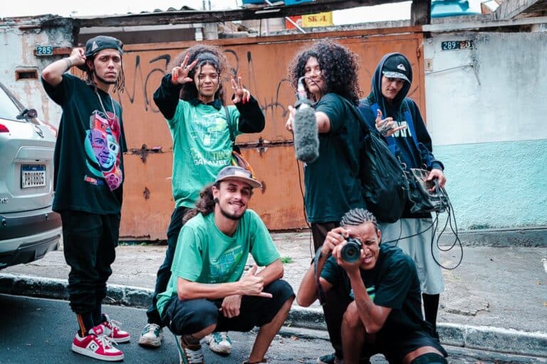 A formatura da primeira turma do projeto Cri܂Ativos da Favela, idealizado pela CUFA, pelo Instituto HEINEKEN e pelo The Town, acontece hoje.